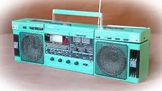 The radio 