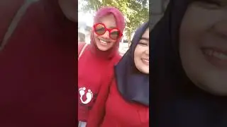 Putri jilboob jalan santai