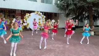 Танец "Кто у мамы с папой самый самый"