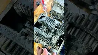 How a Manual Transmission Works. #johndeere #farmlife #information #mower #engine #transmission