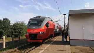 Экспресс электропоезд ЭП3Д-0017. Прибытие и отправление. Классика.