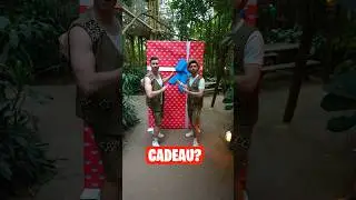 Wat zit er in dit cadeau? 😱