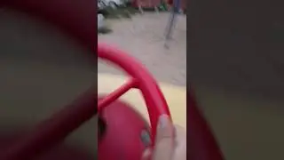 пов едем с другом на машине