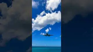✈️ 🏝️ Would you stand under a 747 jet airplane? 🏝️ ✈️