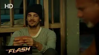 The Flash 04X12: Barry is Messing with other prisoners