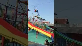 Main Prosotan Air di Kolam Renang Pelangi di Watugaluh, Keras, Diwek, Jombang