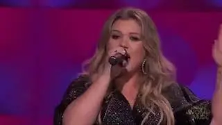 KellyClarkson Accepts Powerhouse Award & also mentions that she would love to collaborate with kell