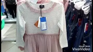 Примеряем платья в магазине Детский мир.