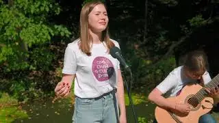 Муз. Н.Дюра, сл. Ф.Кони «Гусарский офицер» - Мария Каледина, Татьяна Цыберман (семиструнная гитара)