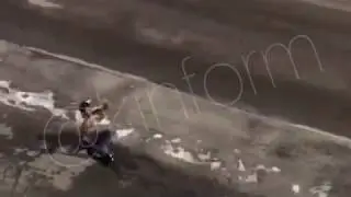 Неадекватный мужчина бродил и кричал в Сургуте.