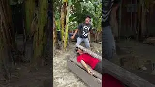 Enak ya lagunya 😅😂😅😅 