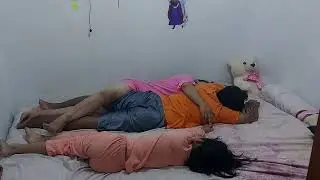 Tidur bersama dikeluarga bahagia