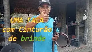 uma faca com cinturão de brinde
