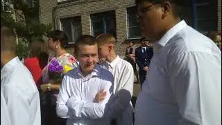 В наших лучших традициях. Т.е. слегка суматошно...