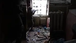 😱 Пуля просвистела прямо над головой у нашего защитника