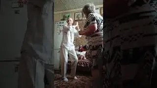 Я вновь и вновь от тебя пьянею.