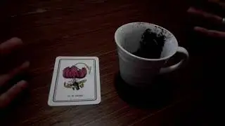 Pensa a una persona e ascolta la lettura dei fondi di caffè