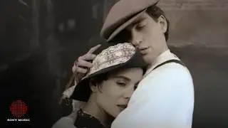 Demet Sağıroğlu - Arnavut Kaldırımı (Official Video)