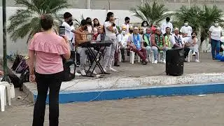te amo papá, Melanie Chiriguaya canta en la Réplica Aguirre Abad