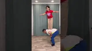 Girl dancing on dad's back 💃💃💃🥰😘❤️❤️❤️