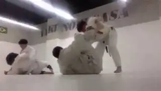 BJJ Jiu Jiitsu class in Korea! Rolling #2 🙏👣👊🏻💪🏻👐🏻