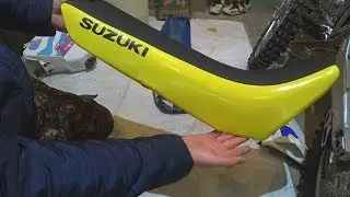 ПЕРЕТЯЖКА СИДЕНЬЯ,SUZUKI-DR 250SHC---SUZUKI Djebel 250.