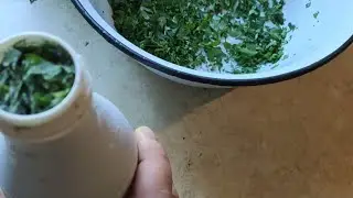Удачное решение для замораживания зелени на зиму.