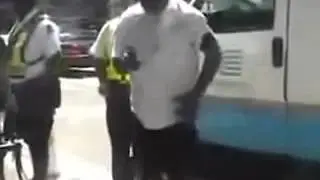 Большая драма В главных roadFavorite велосипед разрушается в автомобильной аварии 2013