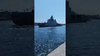 Корабли на Неве в Питере