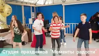 Диджей на выпиской для танцевального безумия