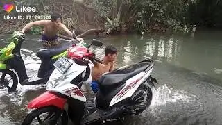 Senang mandi bareng temen