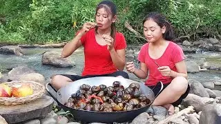 Today We catch big River River Snails and Cooking for delicious lunch @RinaAdventureAllTime
