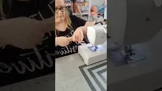Sewing a lovely lemon print bowl cozy hot pad