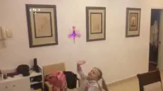 Кира тестирует летающую фею