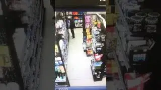 Украл стенд с зажигалками