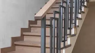 Лестница из лиственницы на металлическом каркасе