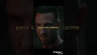 Los marines le apuntan al Jefemaestro sin armadura