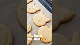 Jesienne ciasteczka 😊🍂 Niedługo przepis na stronie Małej Cukierenki 🥰 #wypieki #cookies