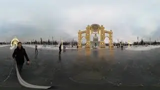 Новогодняя арка на ВДНХ в Москве. Видео в 360 градусов.