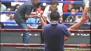 Хэд-кики / Head kicks. Wansongchai at Rajadamnern.