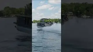 800 Horsepower Twin Pontoon Boat: Barletta Lusso L25UCAT"