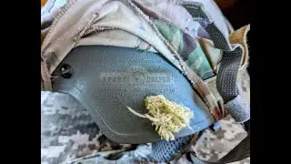 Бойове влучання сколків в кевларові шоломи. Шоломи врятували життя українських бійців.