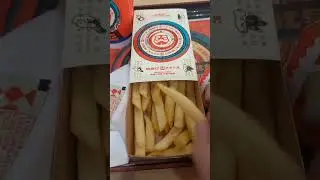 Trying Tastien Burger in Shenzhen, China #tastien #shenzhenchina