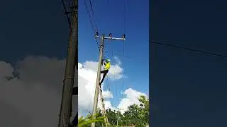 Penarikan kabel FO 4 Core