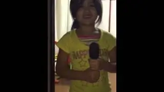 Kayani cantando