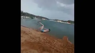 Не Черное море, но все же #егорделаетсальто #sport #элементы