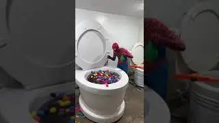 SPIDERMAN chase BALLOON PRANK on Girlfriend in Giant Toilet 