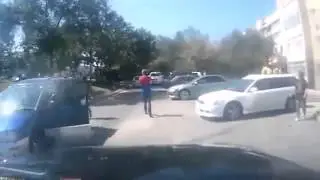 Наподение на водителя джипа, причина неизвестна : Road Rage Rusia