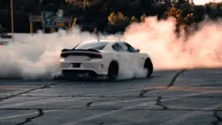 Hellcat Charger Madness: Epic Burnouts and Drifting Showcase