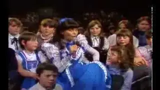 Mireille Mathieu & Children - Tu Chanteras Demain 1982